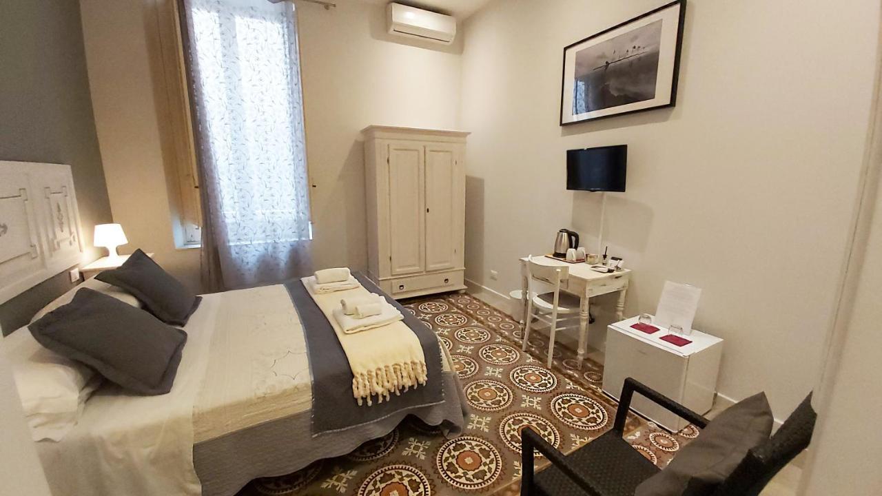 Boutique Rooms And Breakfast Granveliero Trapani Exterior photo